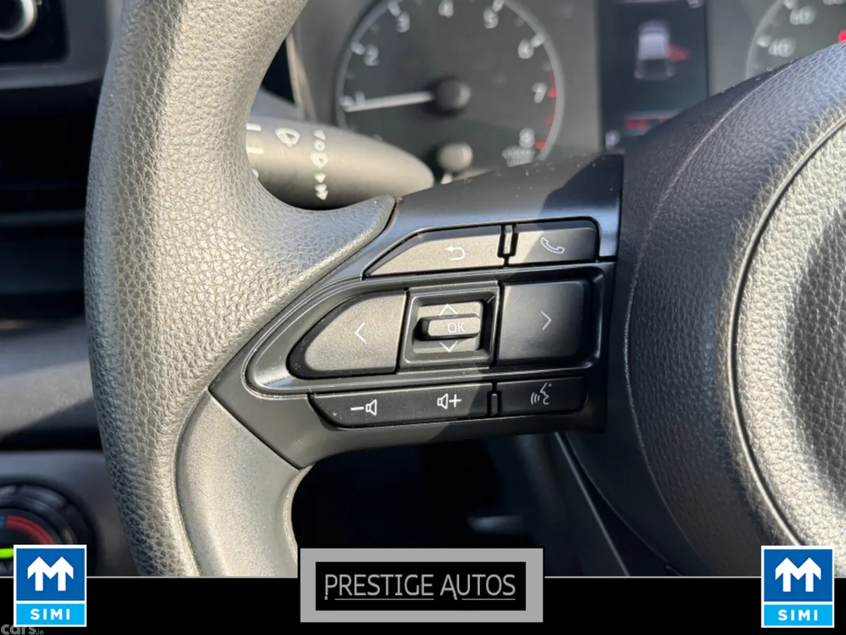 Toyota Yaris Hatchback, Petrol, 2022, Silver