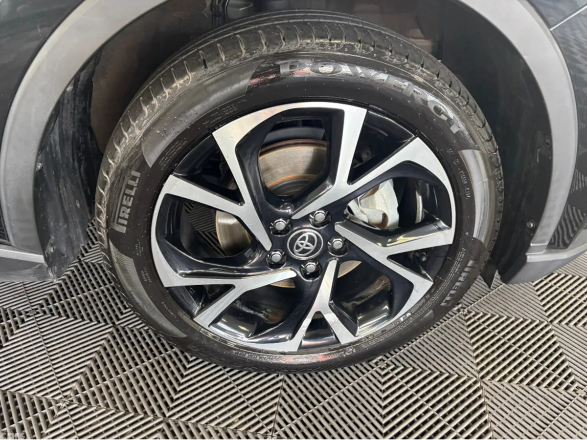 Toyota C-HR SUV, Petrol Hybrid, 2020, Black