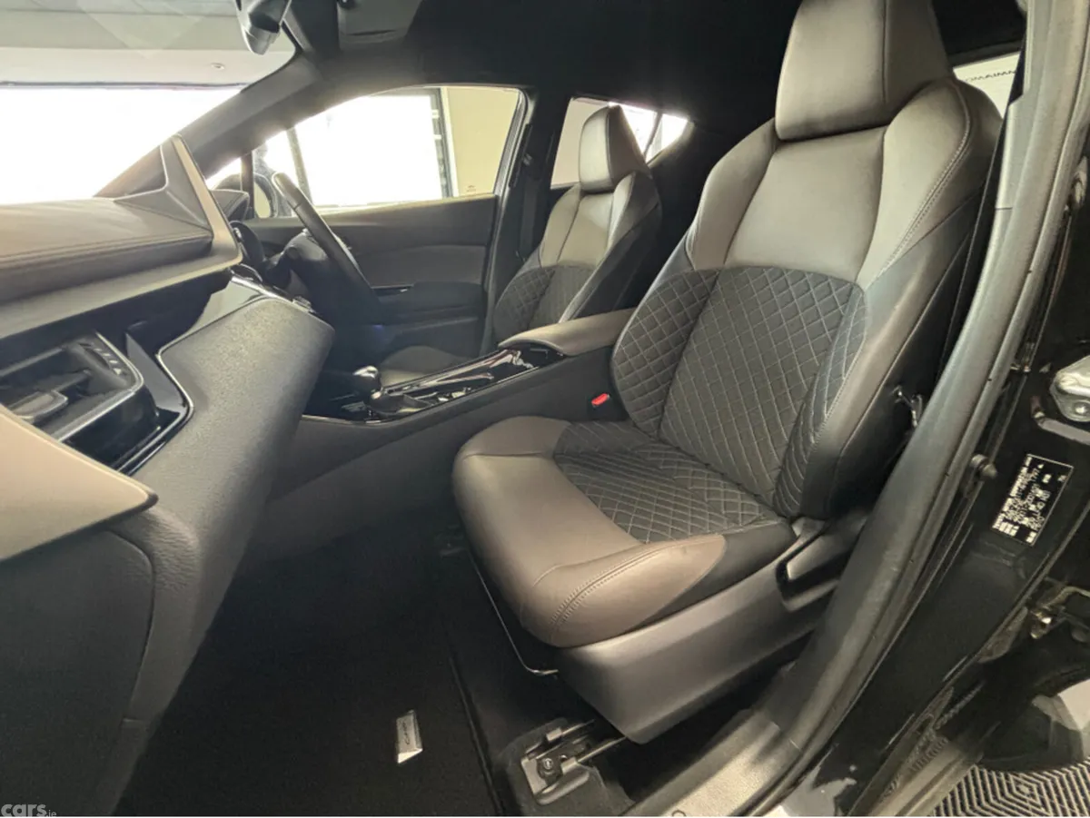 Toyota C-HR SUV, Petrol Hybrid, 2020, Black