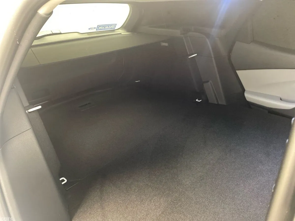 Ford Explorer Van, Electric, 2026, White
