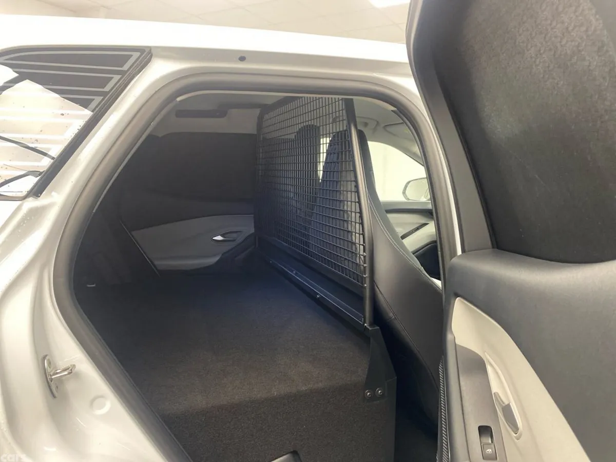 Ford Explorer Van, Electric, 2026, White