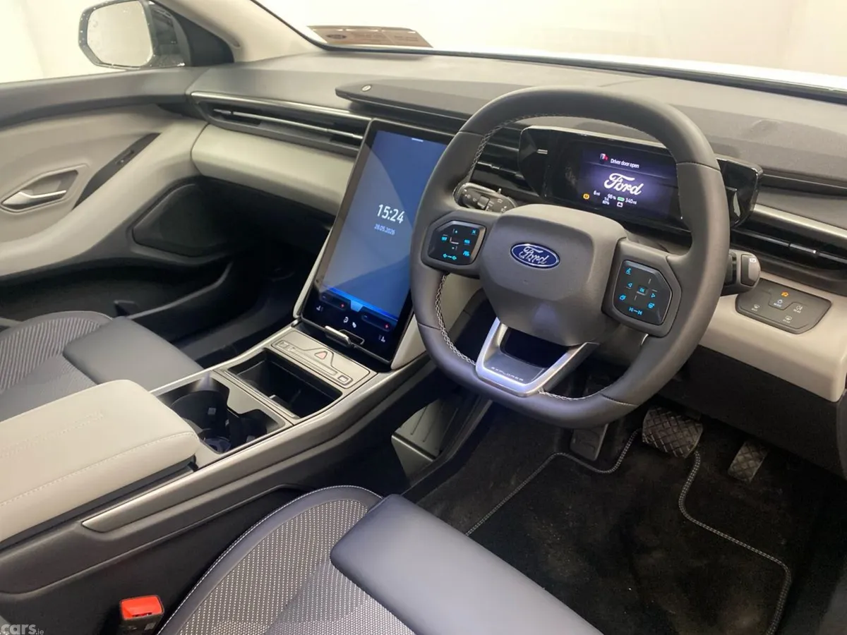 Ford Explorer Van, Electric, 2026, White