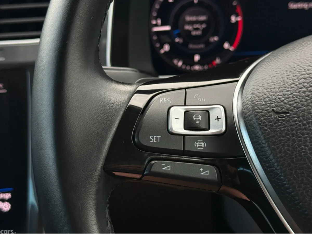 Volkswagen Golf Estate, Diesel, 2019, White