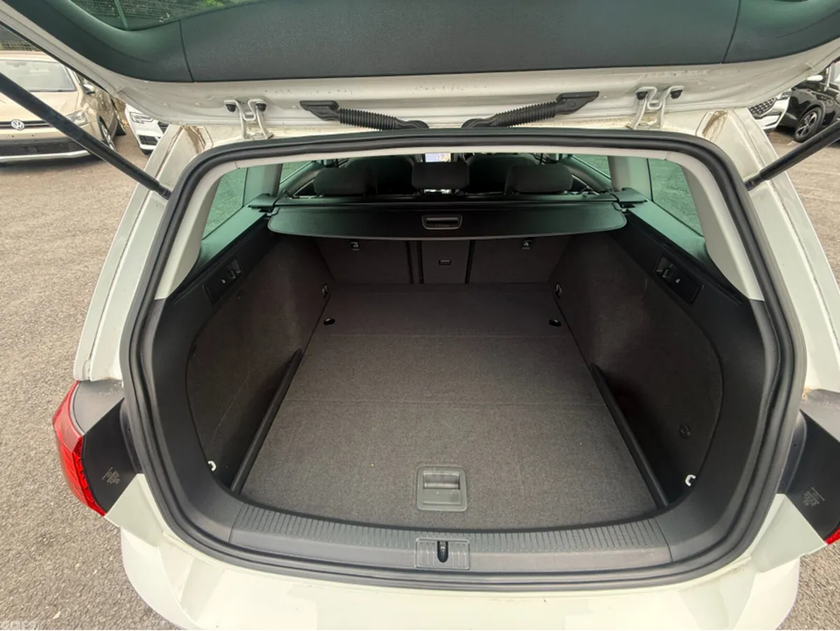 Volkswagen Golf Estate, Diesel, 2020, White