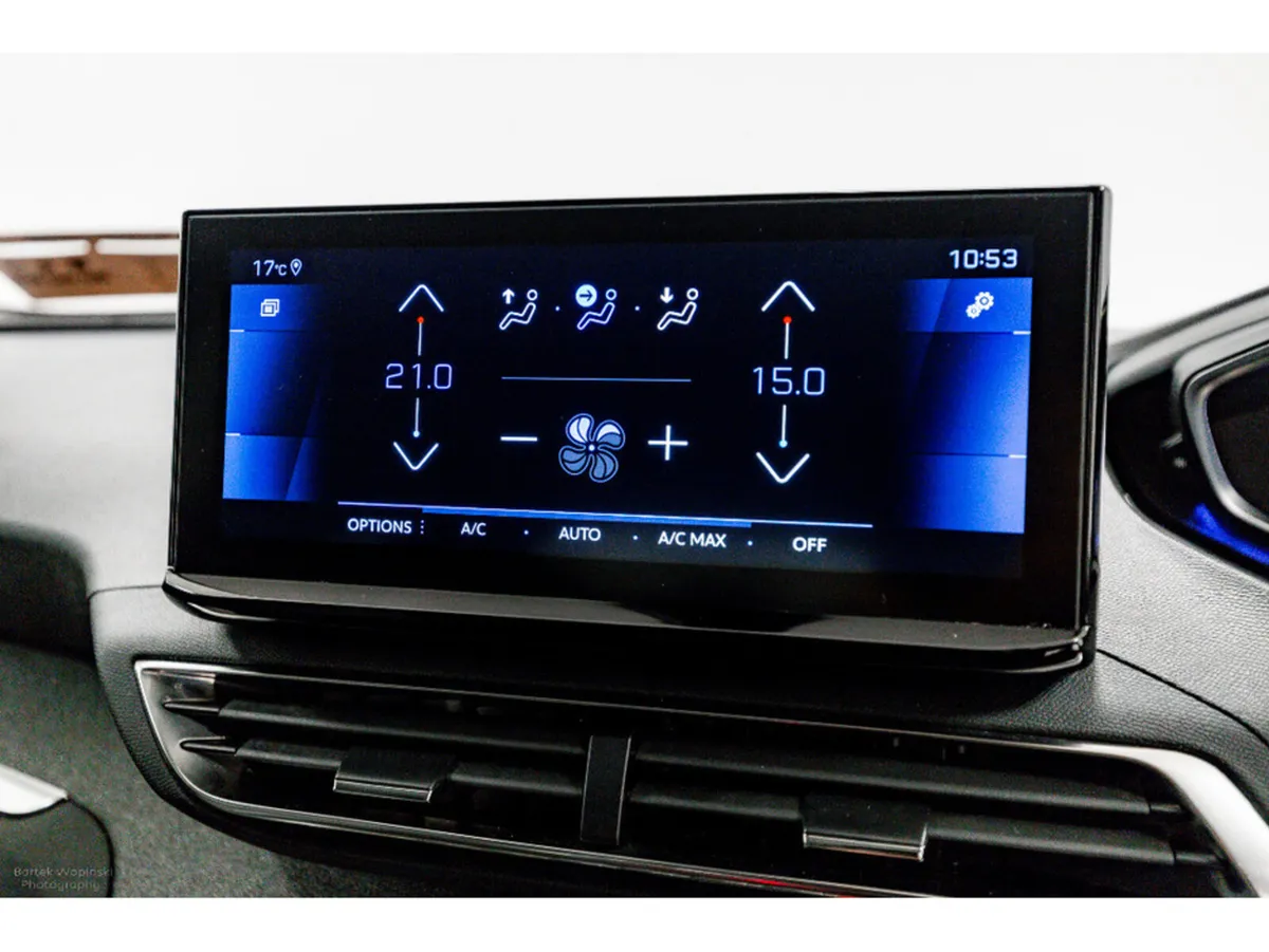 Peugeot 3008 SUV, Diesel, 2023, Red