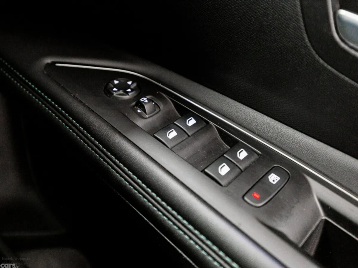 Peugeot 3008 SUV, Diesel, 2022, Red