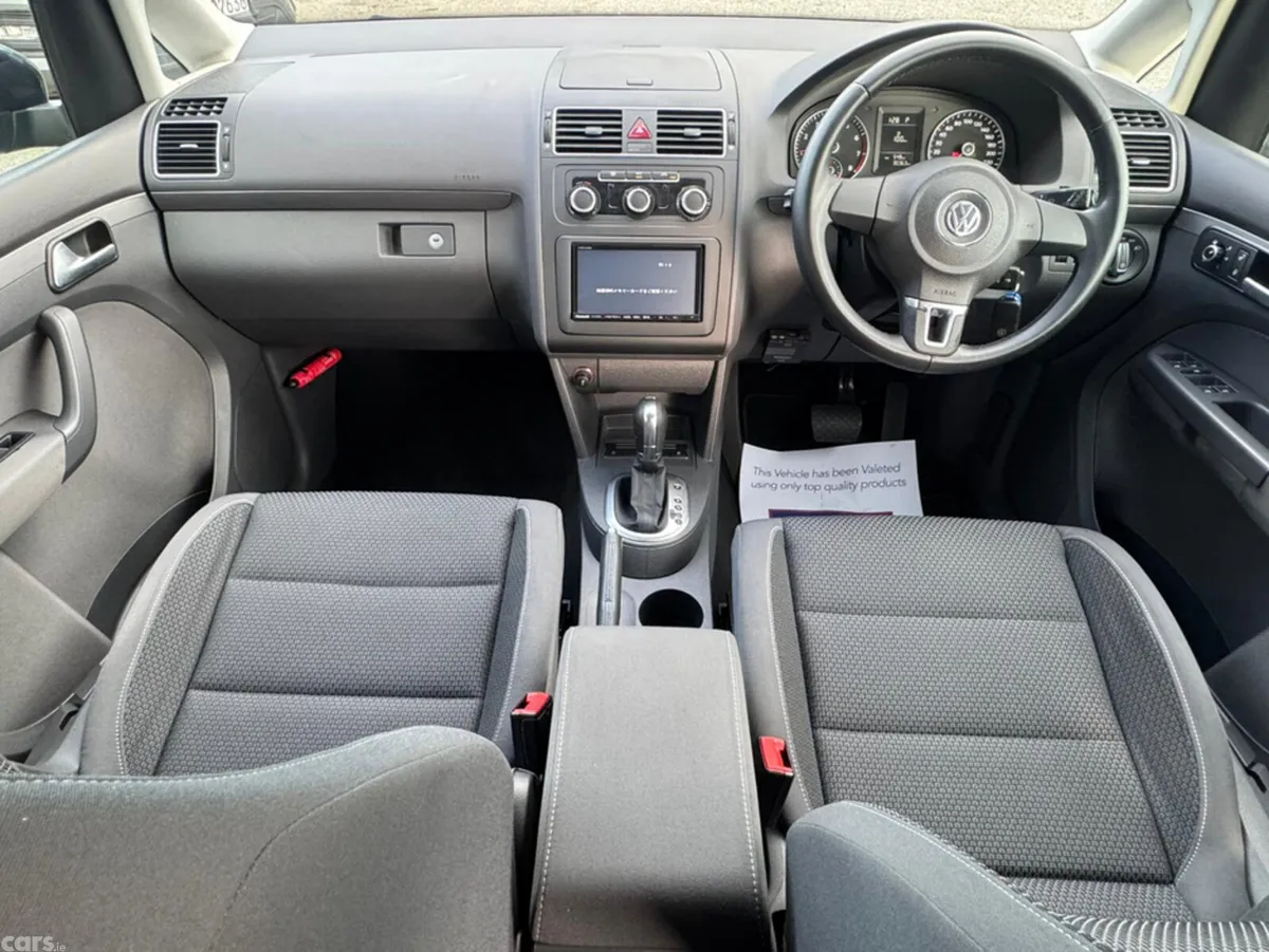 Volkswagen Touran MPV, Petrol, 2014, Blue