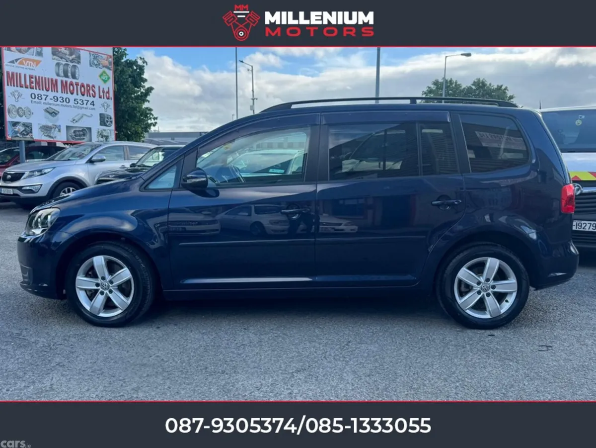 Volkswagen Touran MPV, Petrol, 2014, Blue