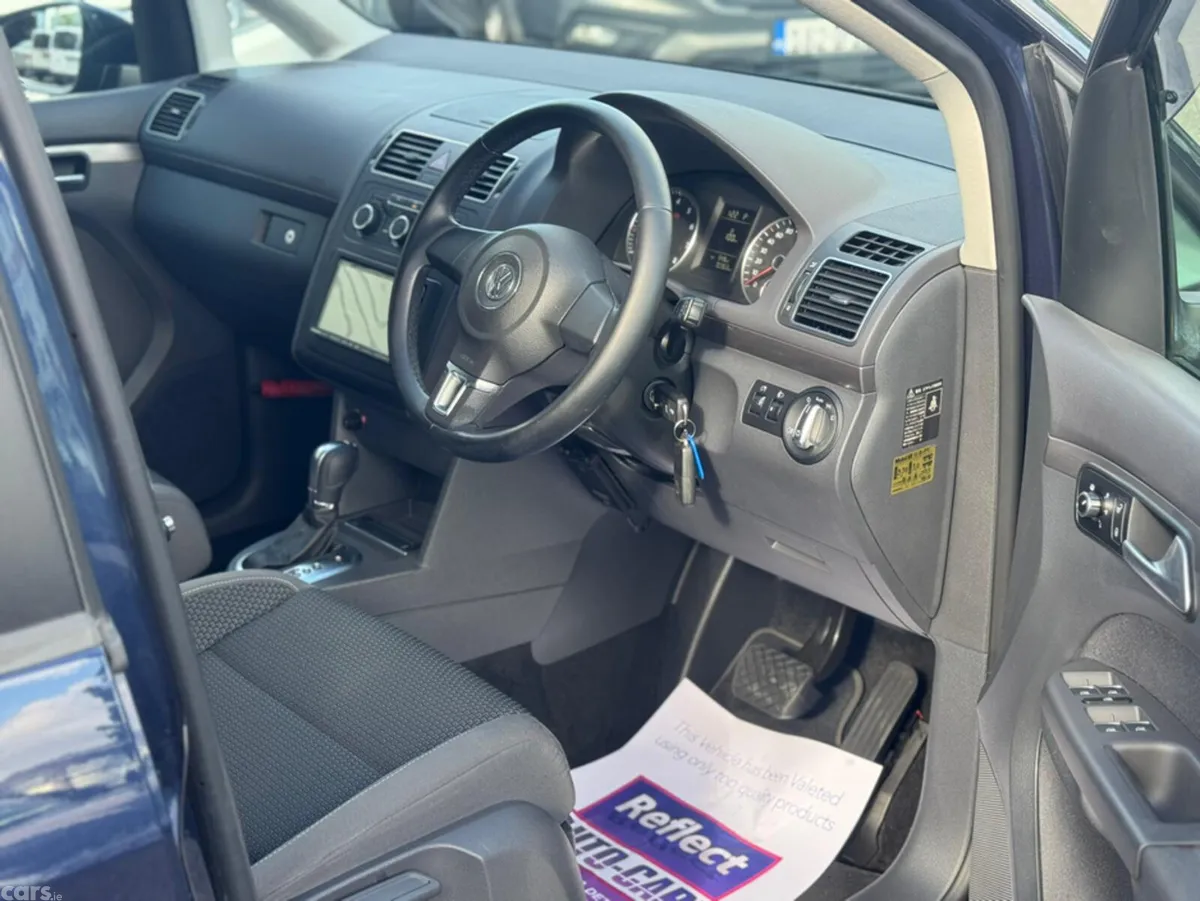 Volkswagen Touran MPV, Petrol, 2014, Blue