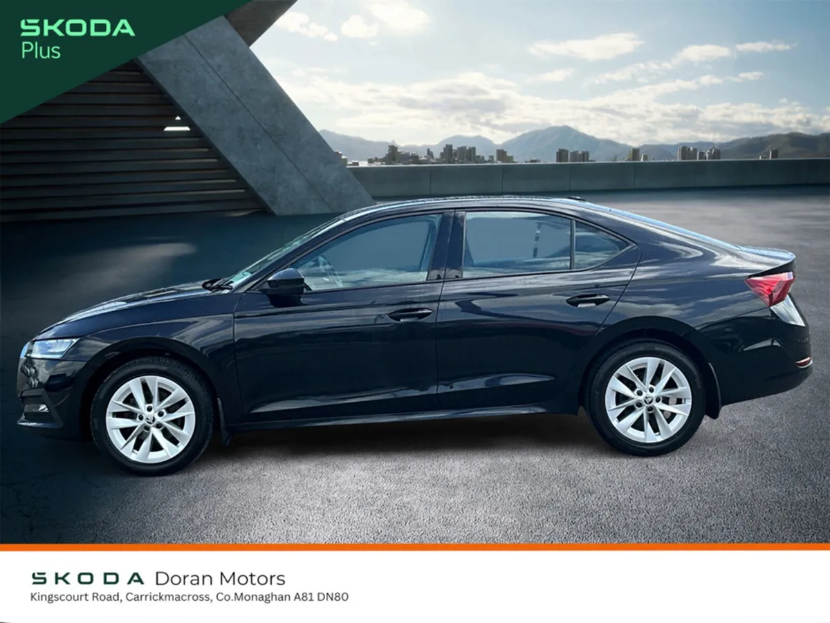 Skoda Octavia Hatchback, Diesel, 2022, Black