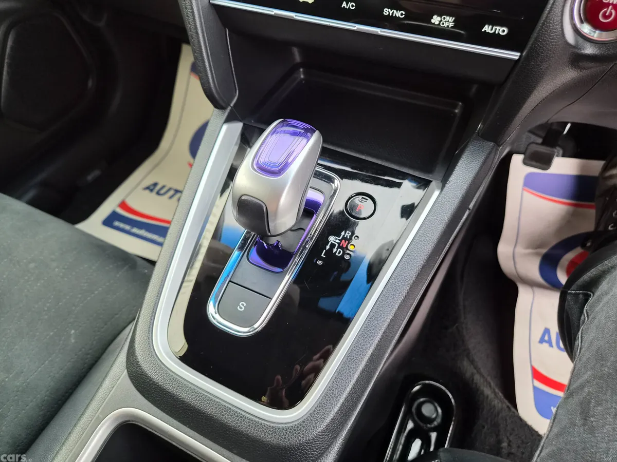 Honda Shuttle SUV, Petrol Hybrid, 2016, Blue