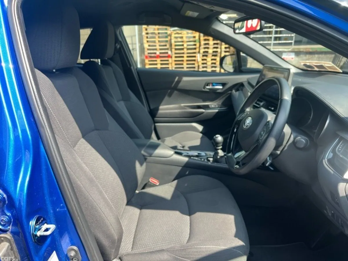 Toyota C-HR SUV, Petrol, 2018, Blue