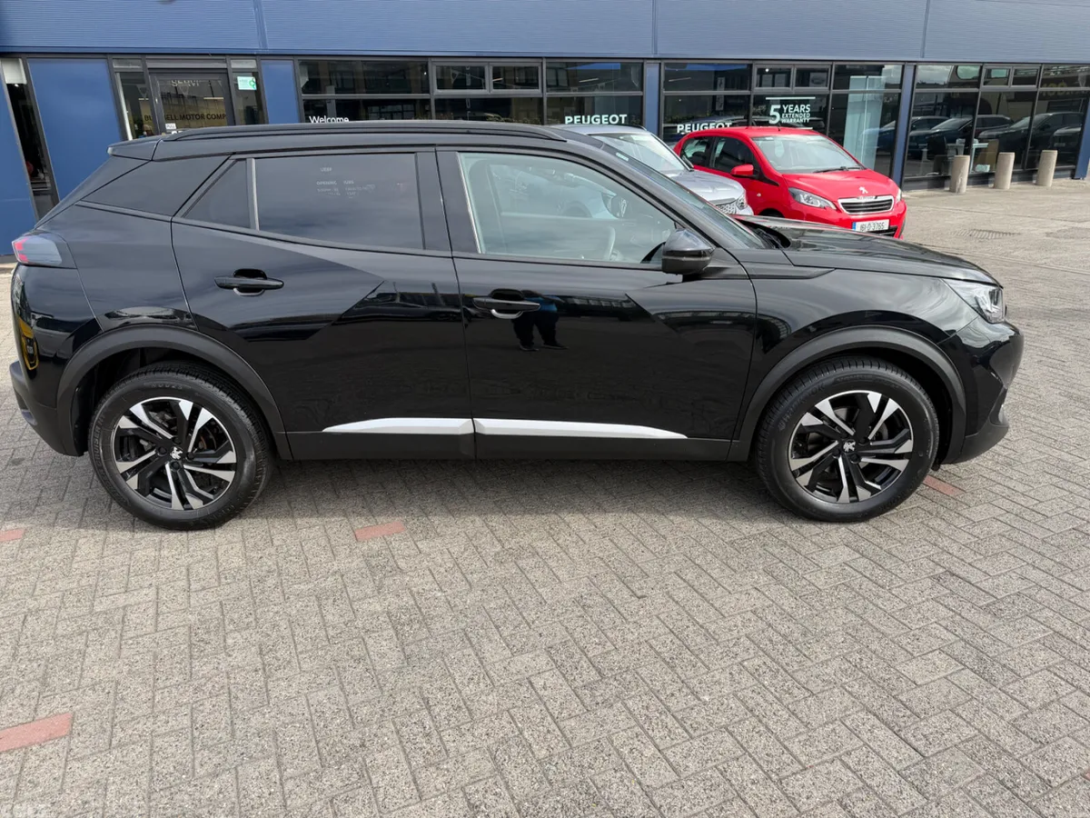 Peugeot 2008 MPV, Petrol, 2023, Black