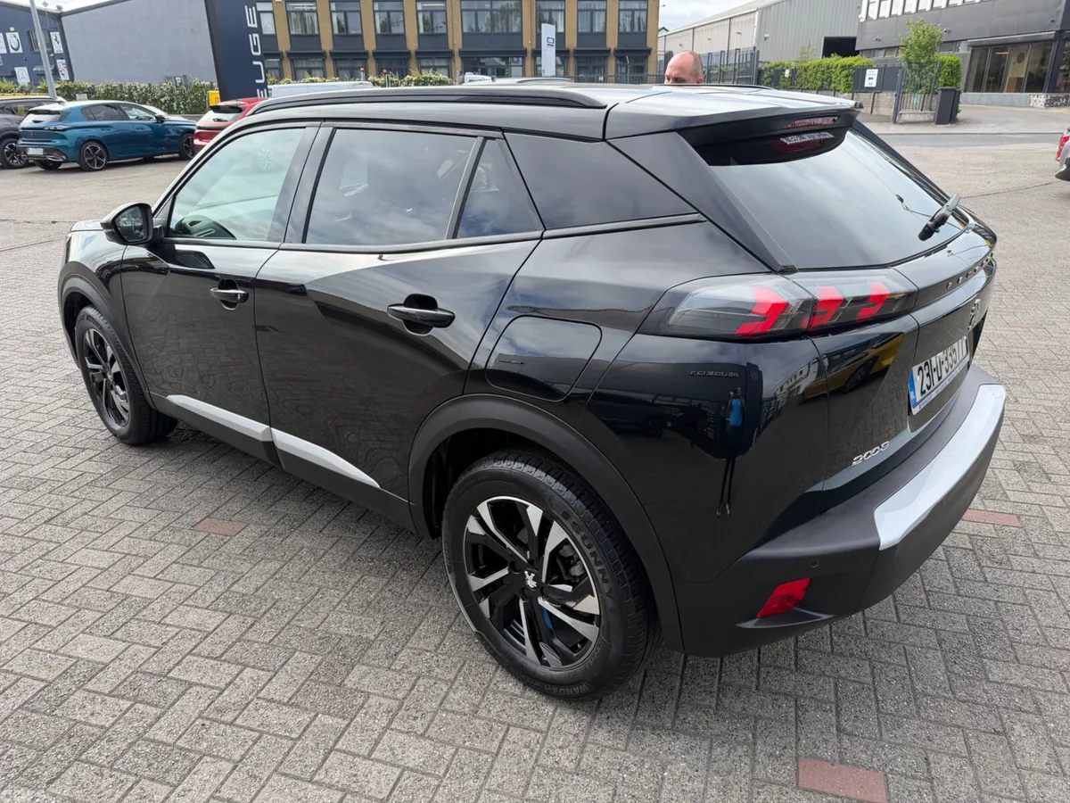 Peugeot 2008 MPV, Petrol, 2023, Black