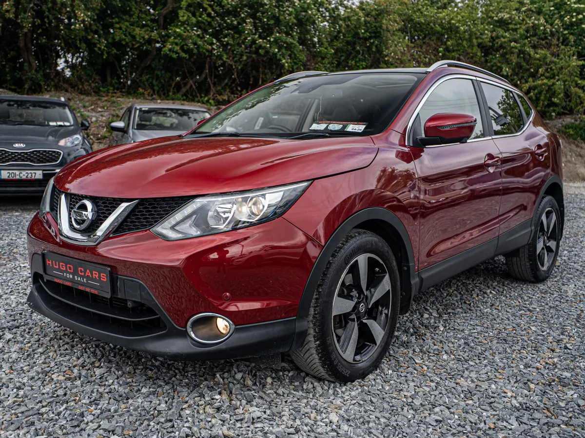 Nissan Qashqai Hatchback, Petrol, 2016, Red