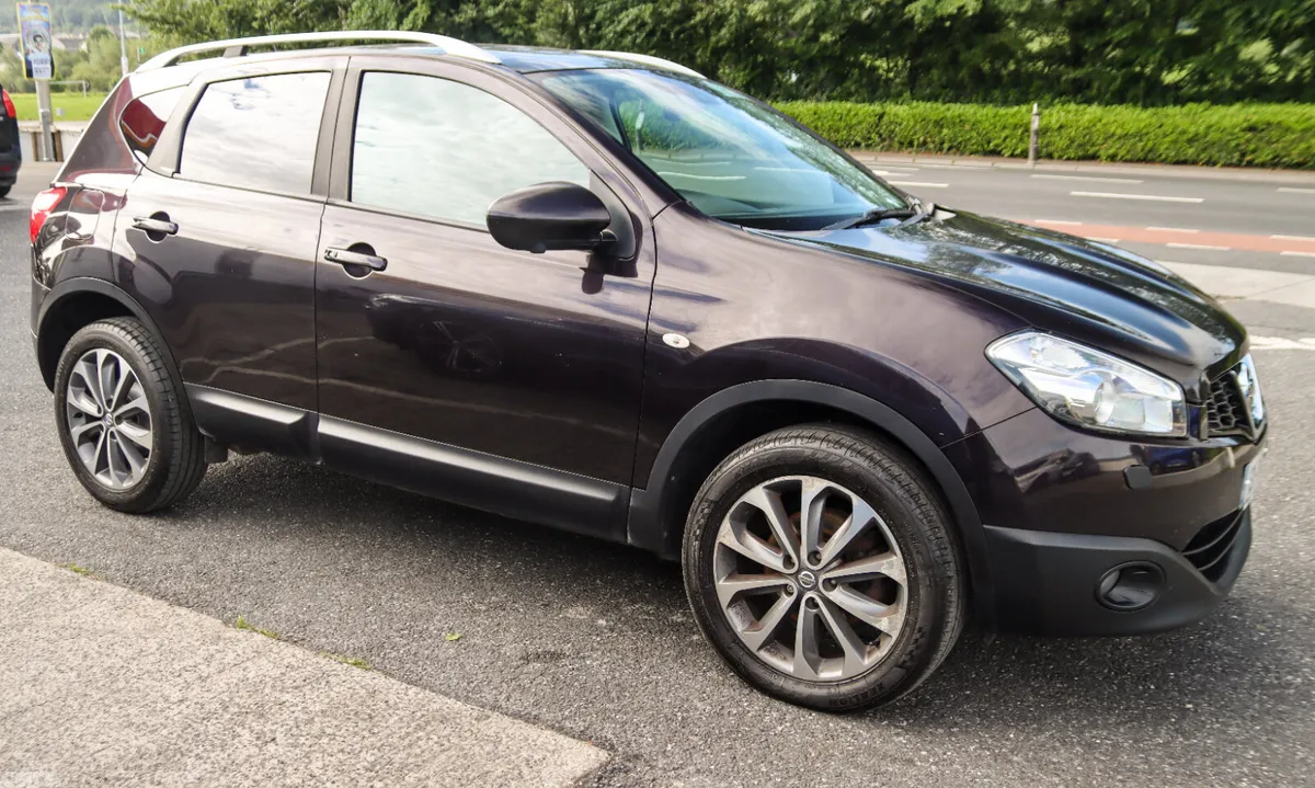Nissan Qashqai Hatchback, Diesel, 2013, Black