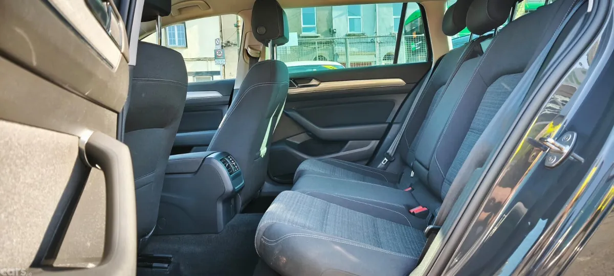 Volkswagen Passat Estate, Diesel, 2021, Grey