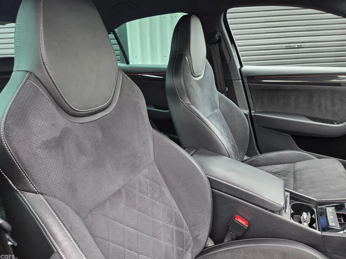 Skoda Superb Hatchback, Diesel, 2019, Black