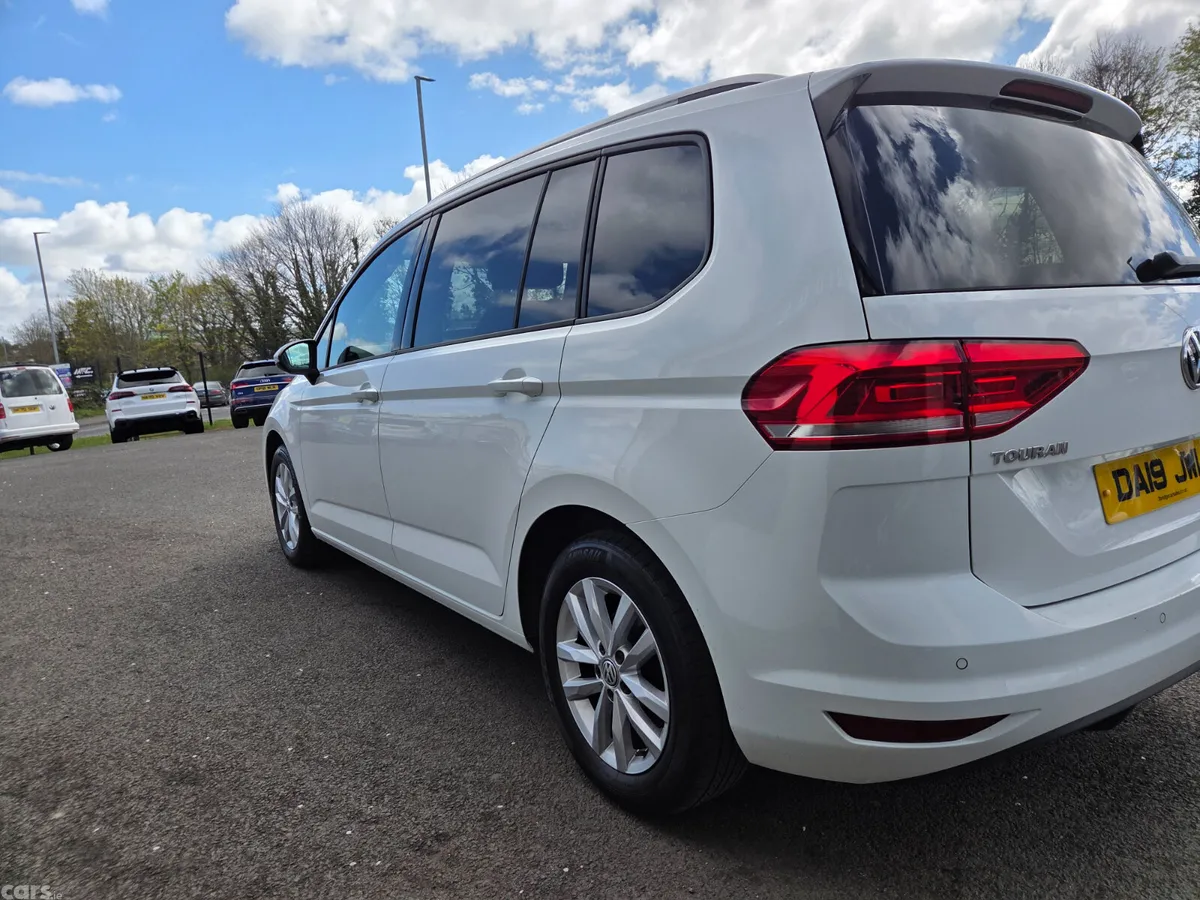 Volkswagen Touran MPV, Diesel, 2019, White