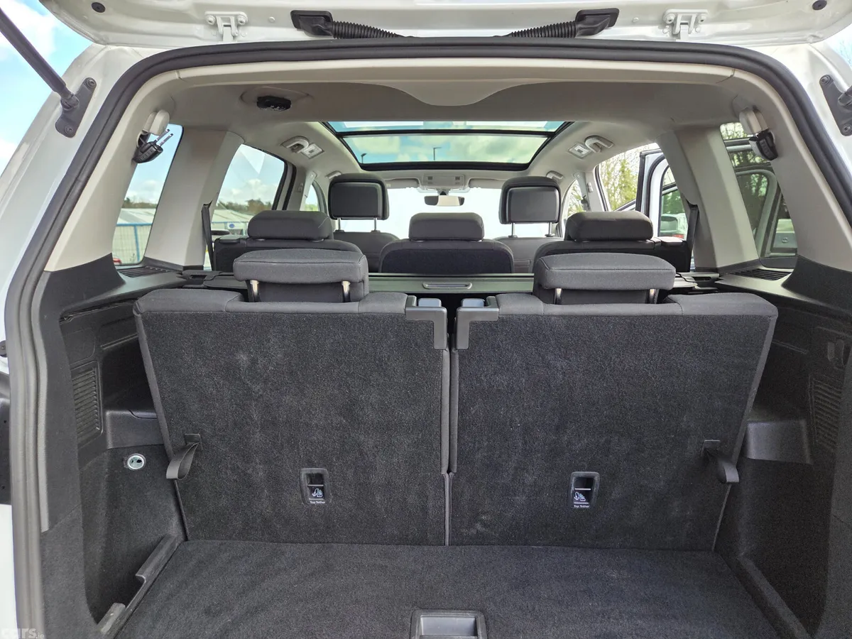 Volkswagen Touran MPV, Diesel, 2019, White