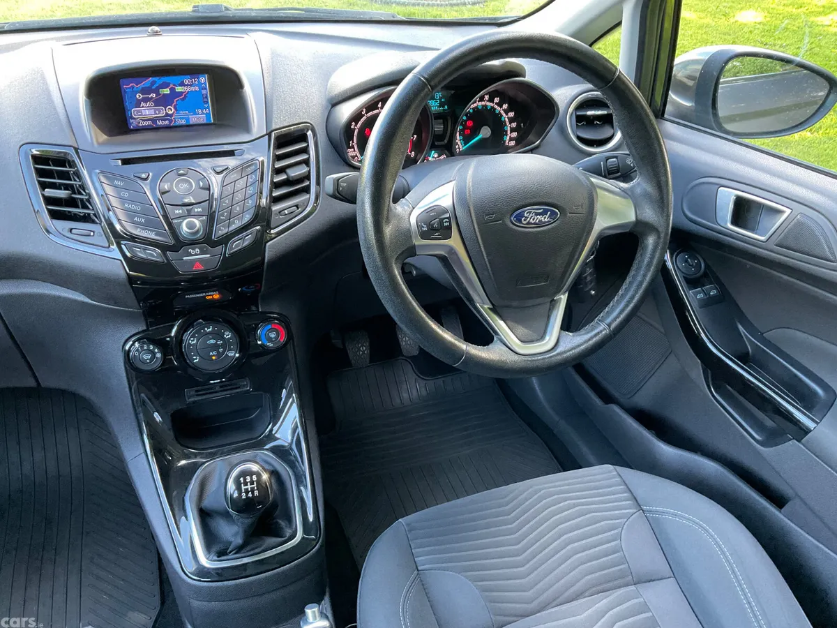 Ford Fiesta Hatchback, Petrol, 2017, Grey