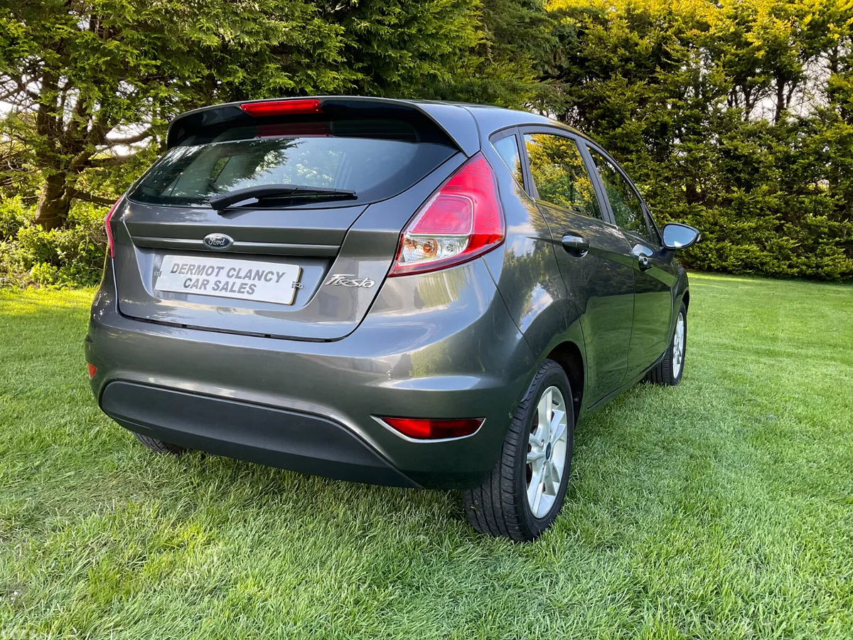 Ford Fiesta Hatchback, Petrol, 2017, Grey