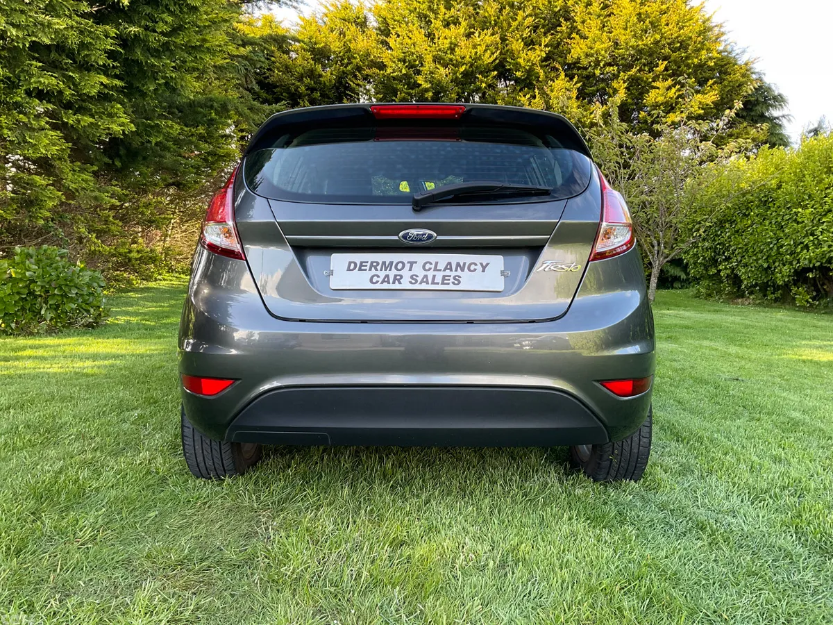 Ford Fiesta Hatchback, Petrol, 2017, Grey
