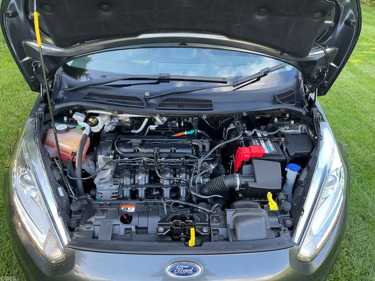 Ford Fiesta Hatchback, Petrol, 2017, Grey