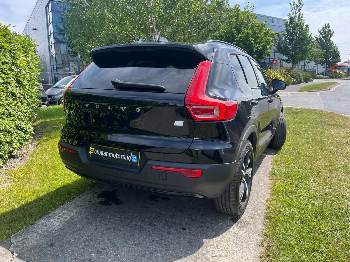 Volvo XC40 SUV, Petrol Plug-in Hybrid, 2020, Black