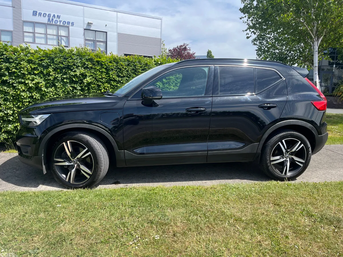 Volvo XC40 SUV, Petrol Plug-in Hybrid, 2020, Black