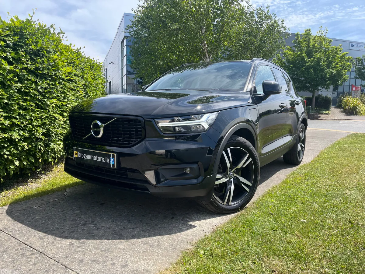 Volvo XC40 SUV, Petrol Plug-in Hybrid, 2020, Black