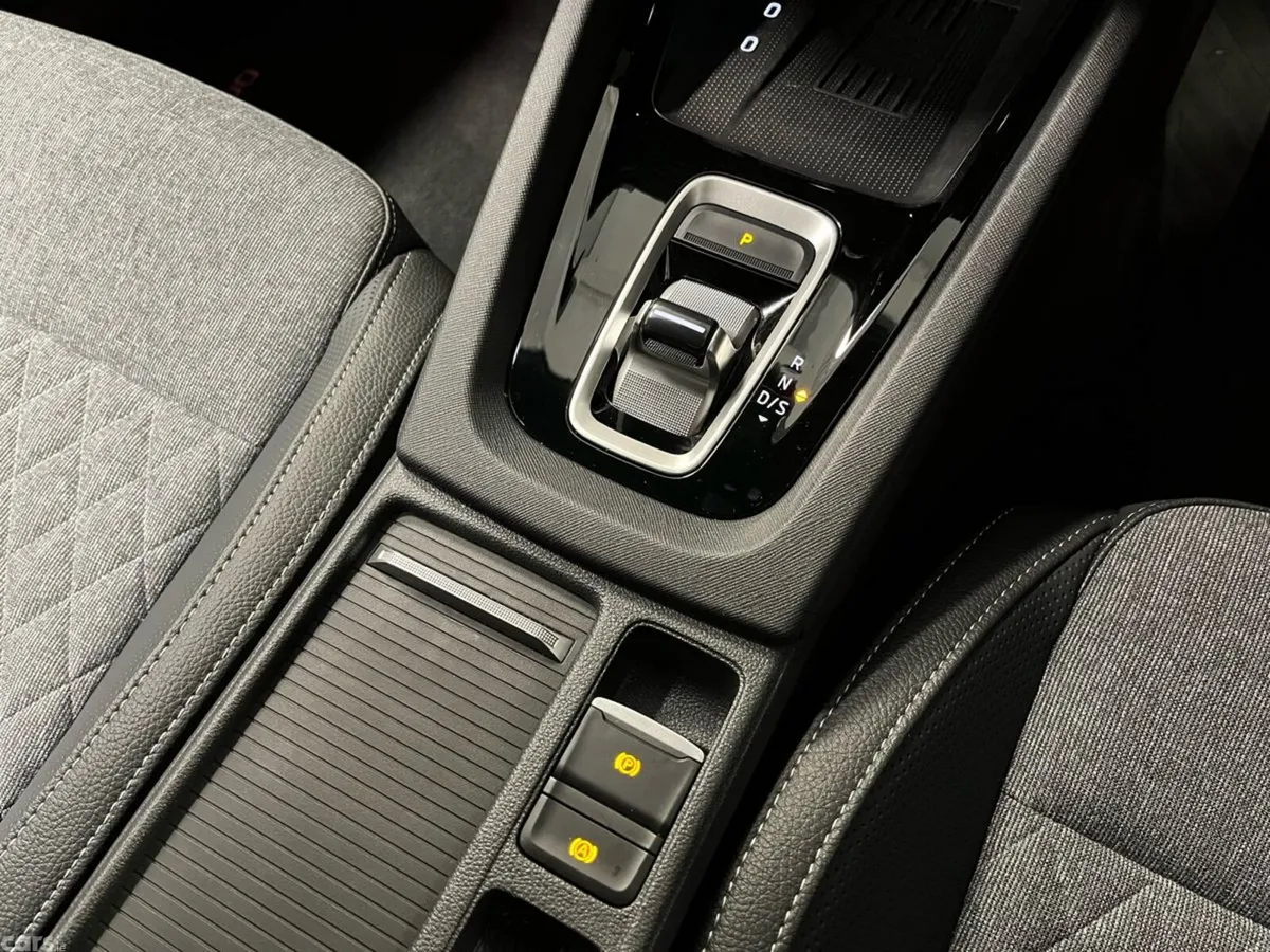 Skoda Octavia Saloon, Diesel, 2026, Grey