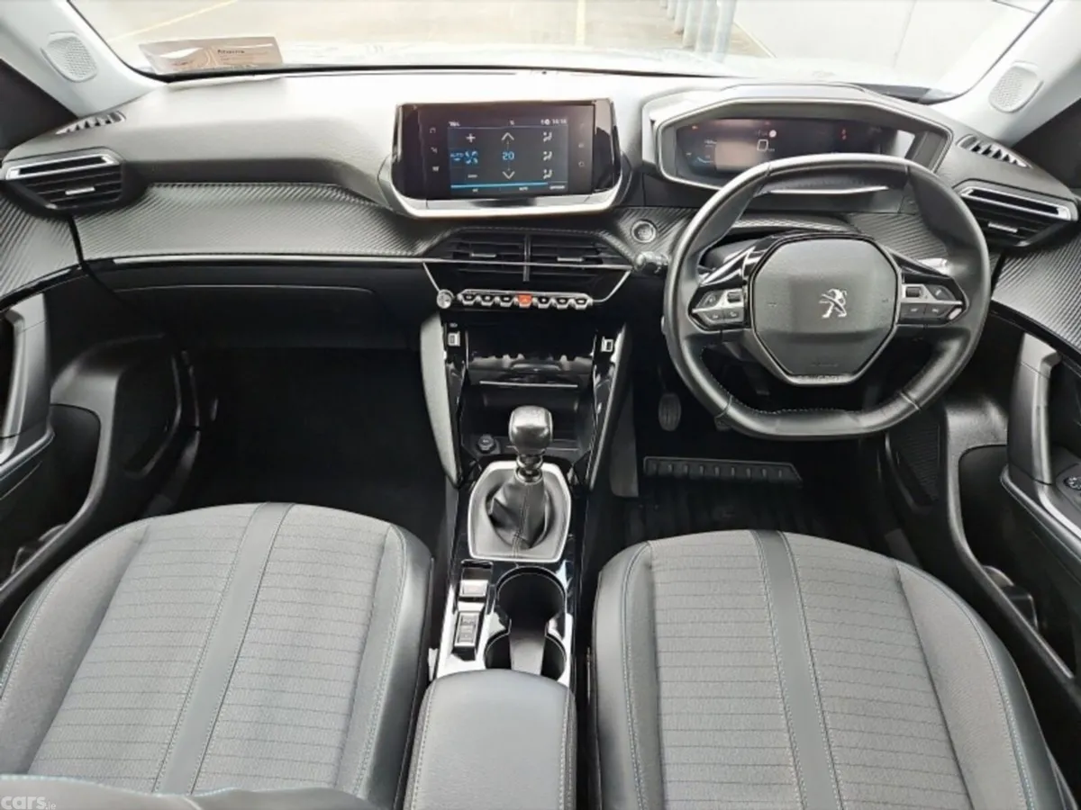 Peugeot 2008 MPV, Petrol, 2021, Grey