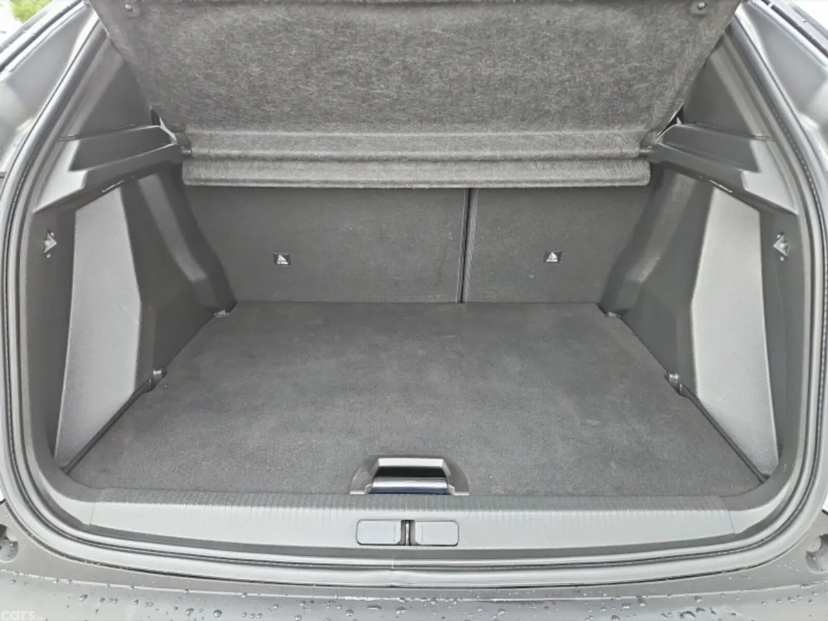 Peugeot 2008 MPV, Petrol, 2021, Grey