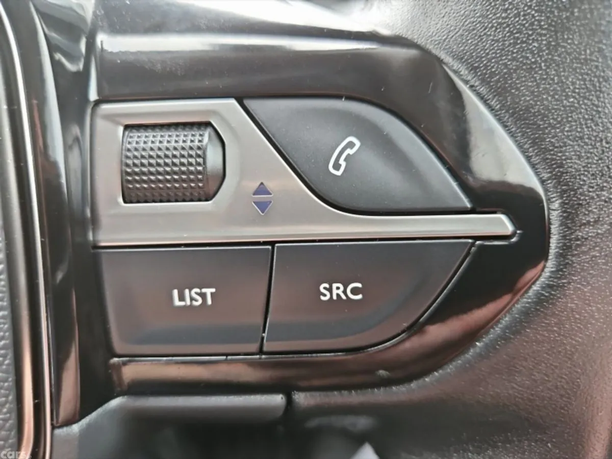 Peugeot 2008 MPV, Petrol, 2021, Grey
