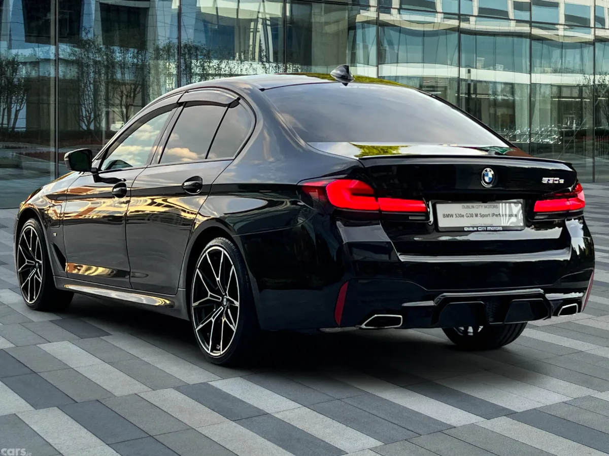 BMW 5-Series Saloon, Petrol Plug-in Hybrid, 2020, Black