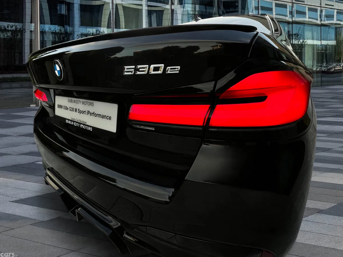BMW 5-Series Saloon, Petrol Plug-in Hybrid, 2020, Black
