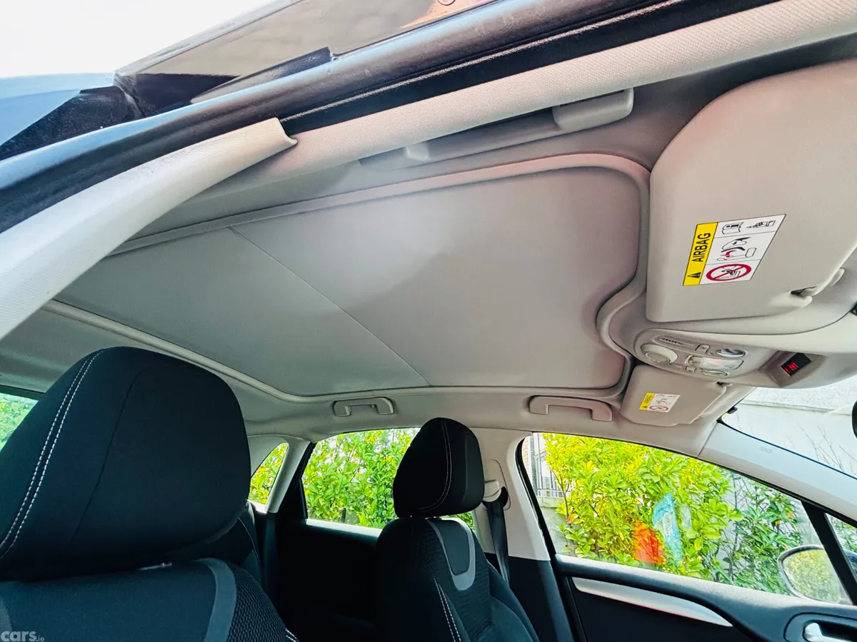 Citroen C4 Hatchback, Petrol, 2016, Blue