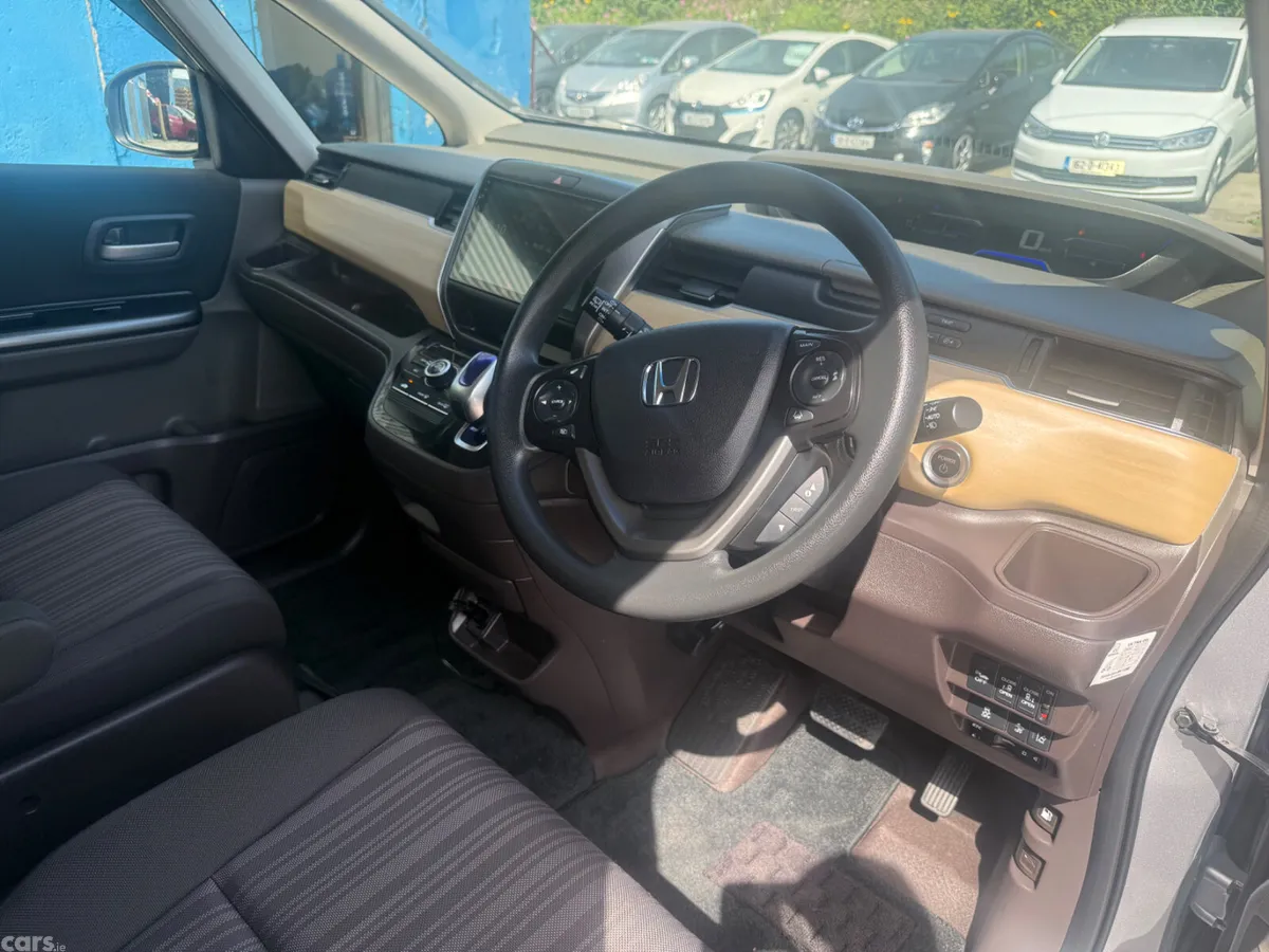 Honda Freed Hatchback, Petrol Hybrid, 2017, Silver