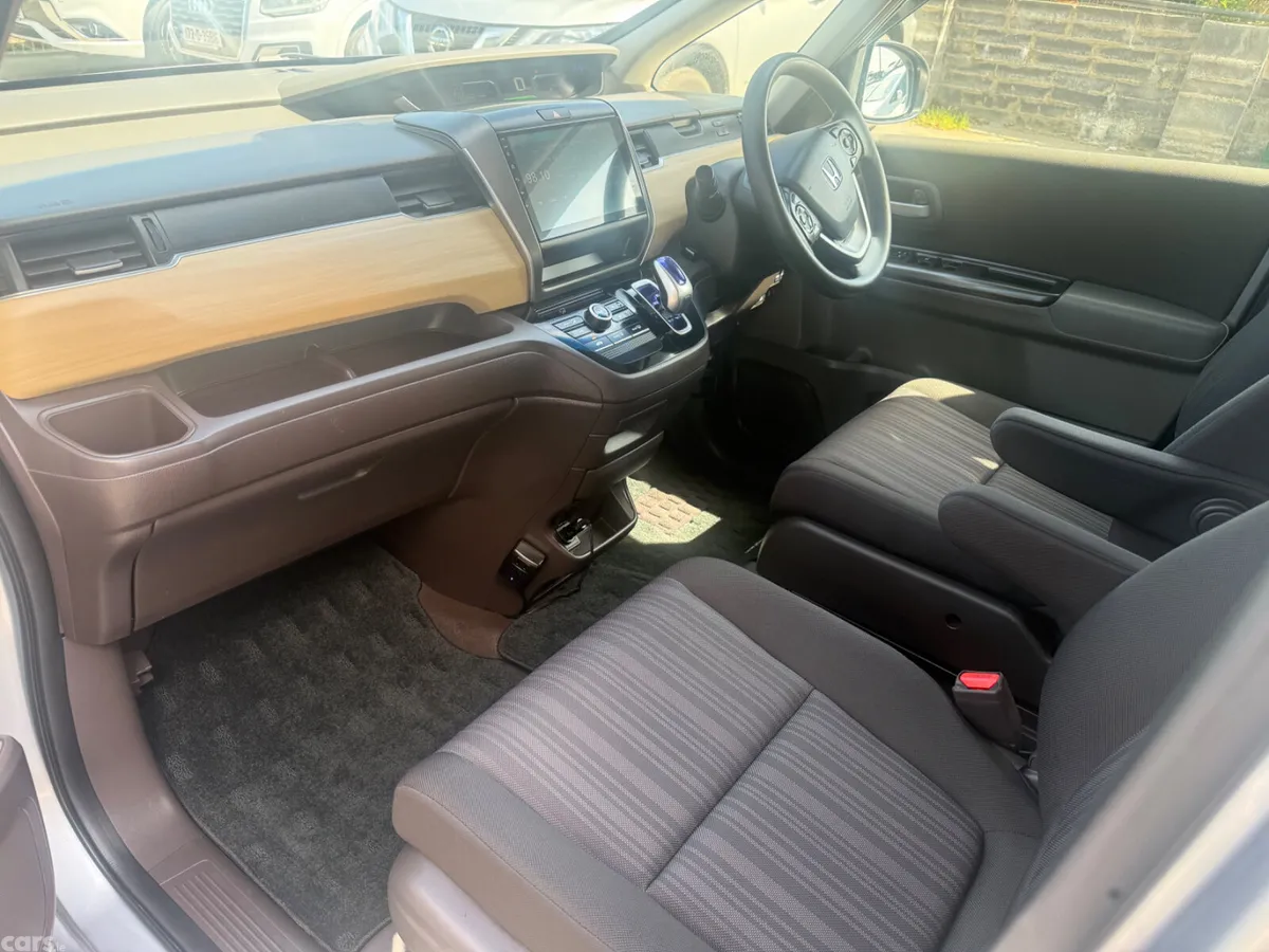 Honda Freed Hatchback, Petrol Hybrid, 2017, Silver