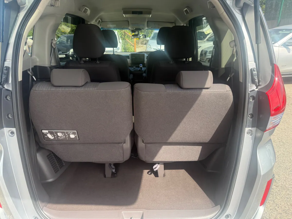 Honda Freed Hatchback, Petrol Hybrid, 2017, Silver