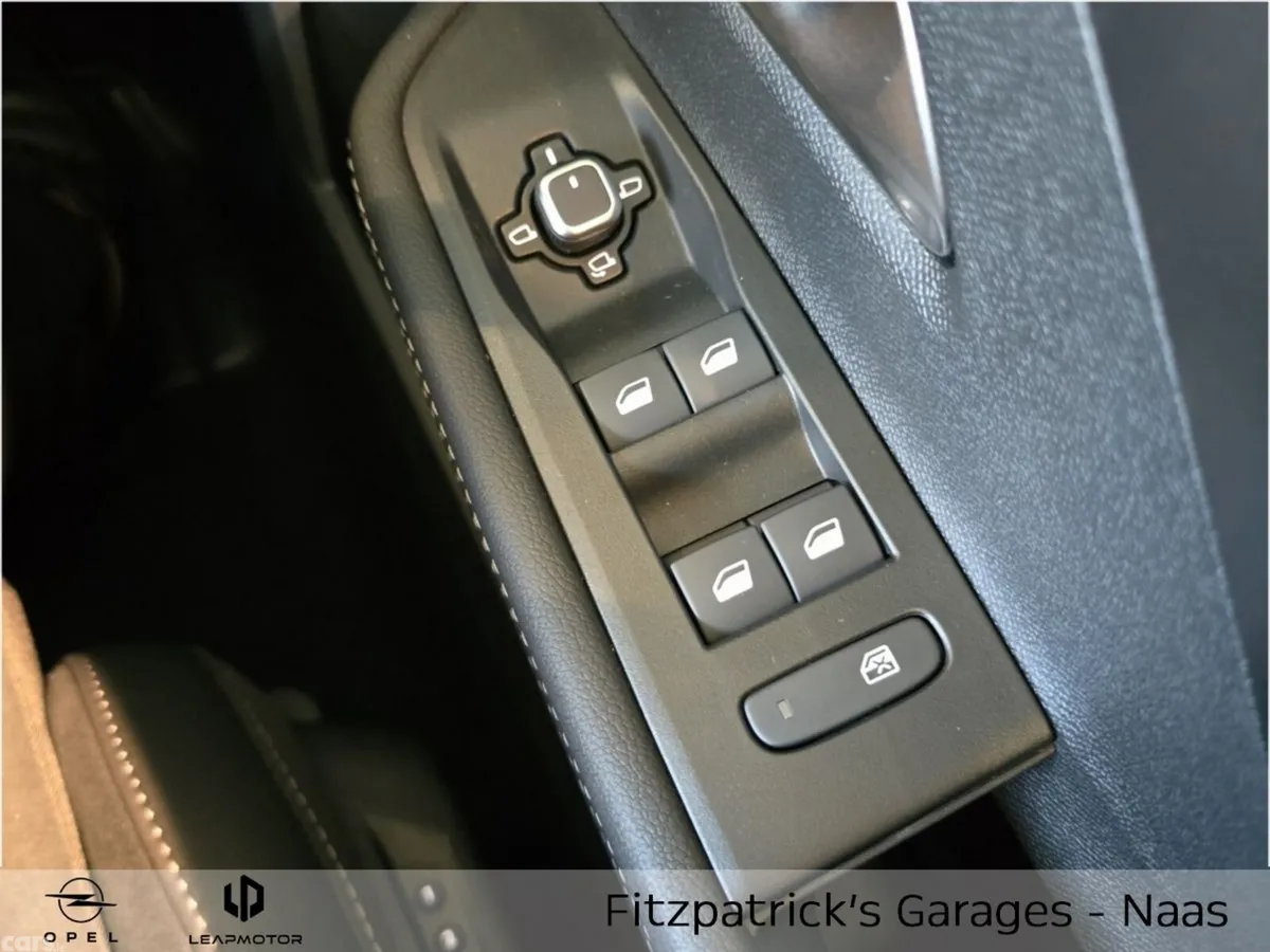 Opel Astra Hatchback, Petrol Hybrid, 2026, Black