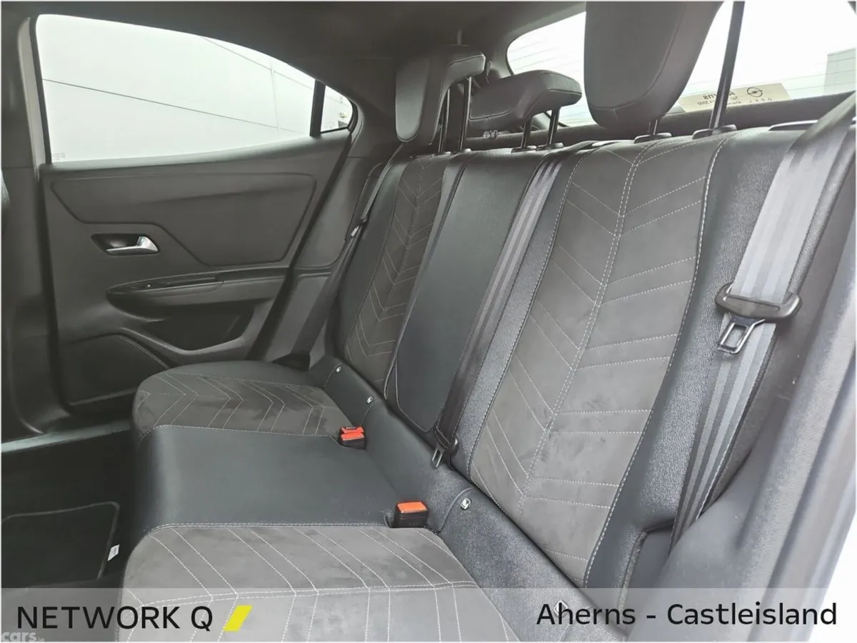 Opel Mokka SUV, Petrol, 2024, White