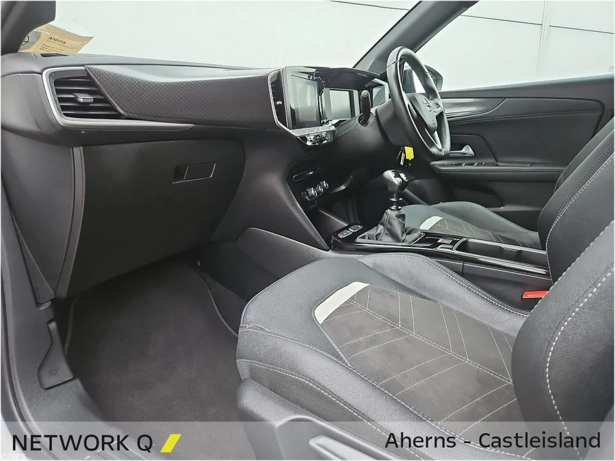 Opel Mokka SUV, Petrol, 2024, White
