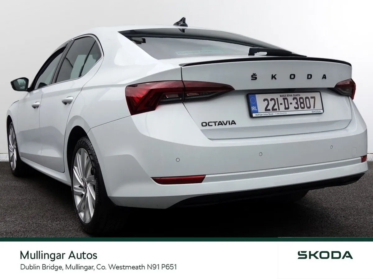 Skoda Octavia Saloon, Diesel, 2022, White