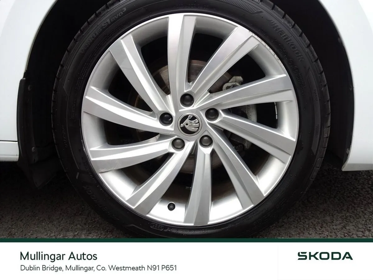 Skoda Octavia Saloon, Diesel, 2022, White