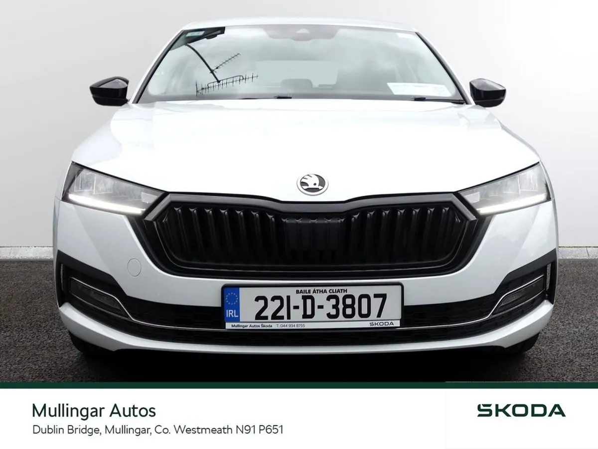 Skoda Octavia Saloon, Diesel, 2022, White