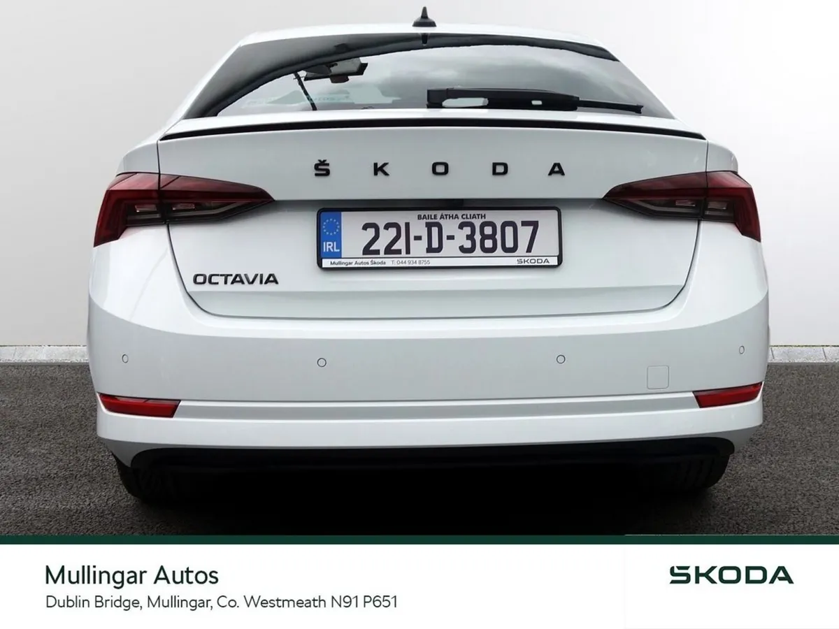 Skoda Octavia Saloon, Diesel, 2022, White