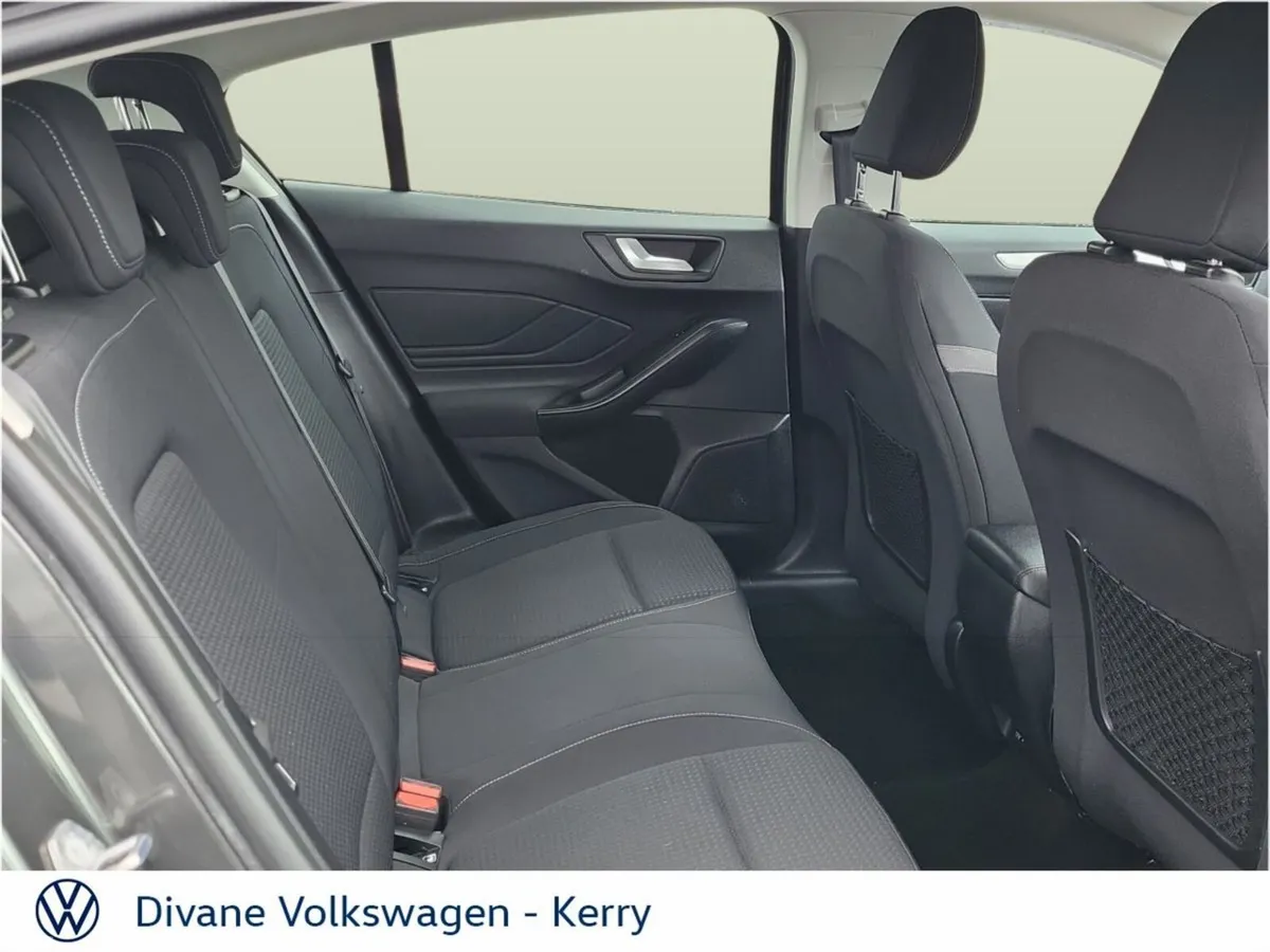 Ford Focus Hatchback, Petrol, 2019, Grey