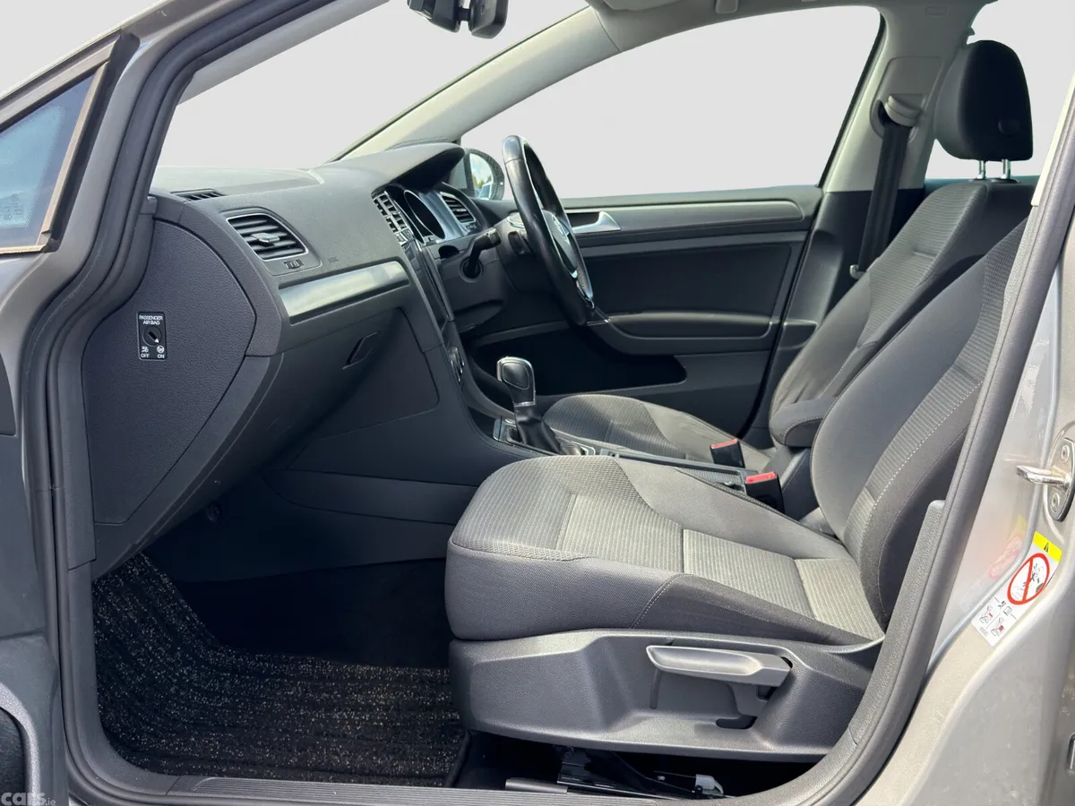 Volkswagen Golf Hatchback, Petrol, 2017, Grey